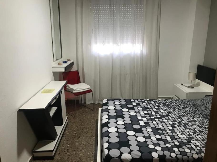 Apartamento Comodo Y Espacioso Con Parking Walencja Zewnętrze zdjęcie